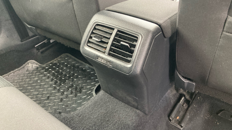 Volkswagen Golf 1.6 TDI SE 5dr [Nav] Diesel Estate